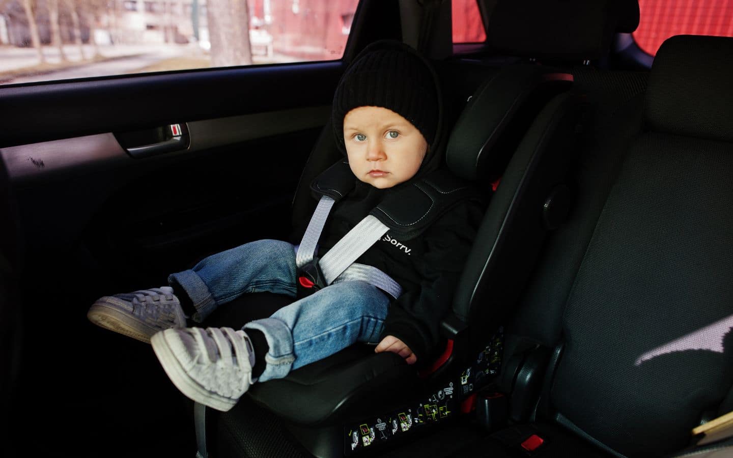 Babystoel voor in de auto titanium